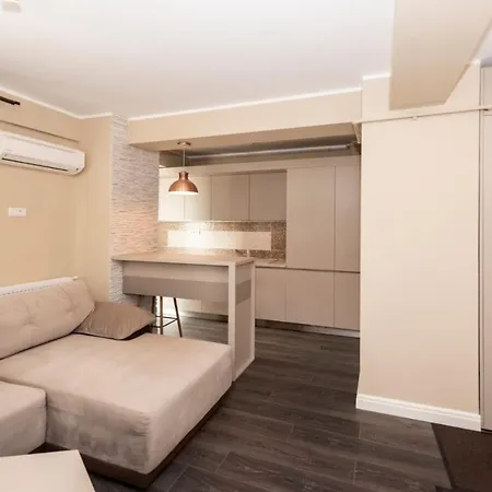 Lotus Apartament アパート ママイア