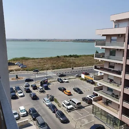 Lotus Apartament アパート ママイア